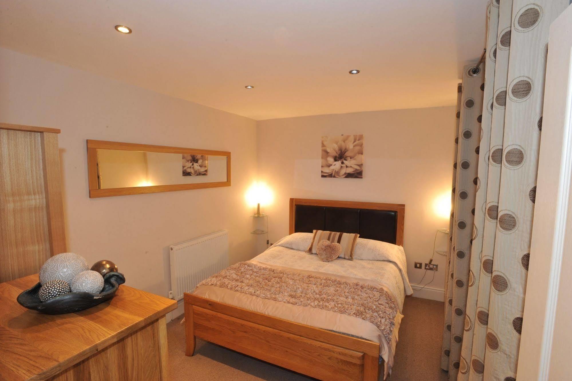 Chester Apartments Apartment *
